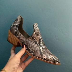 Chinese Laundry Snake Print Booties